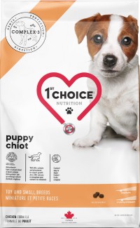 אוכל לגורי כלבים מגזע קטן